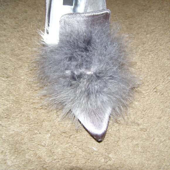 NEW size 39/9 NINA shoes Gray satin pumps with Feather pouf in front - Picture 8 of 12